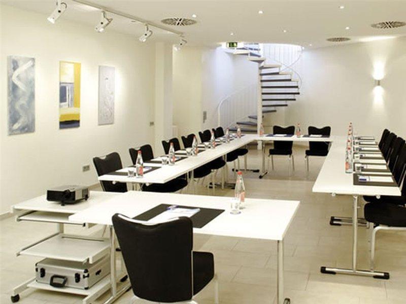 Spark By Hilton Stuttgart Σίντελφινγκεν Εξωτερικό φωτογραφία